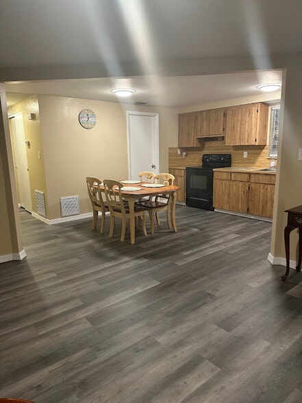 Building Photo - 15695 George Blvd