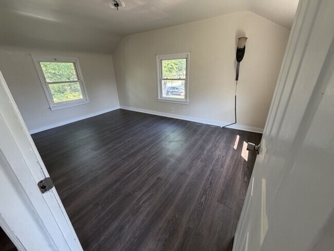 Building Photo - House in Peoria - 2 bedroom, 2 bathroom