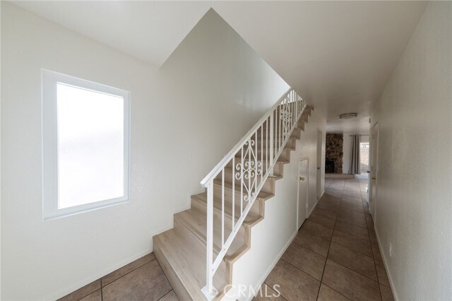 Building Photo - 14004 Cerise Ave