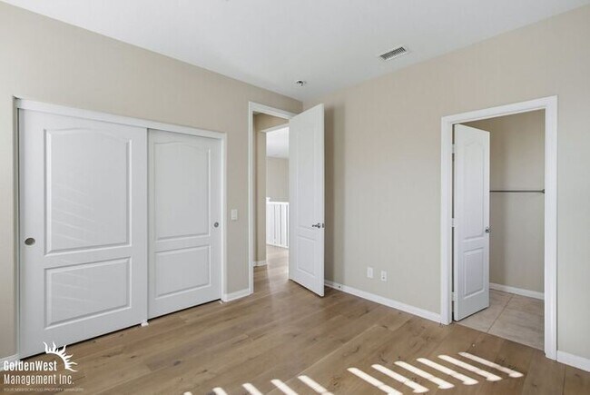 Building Photo - Beautifully Appointed 5Bdm 4Ba Home Located in San Marcos!