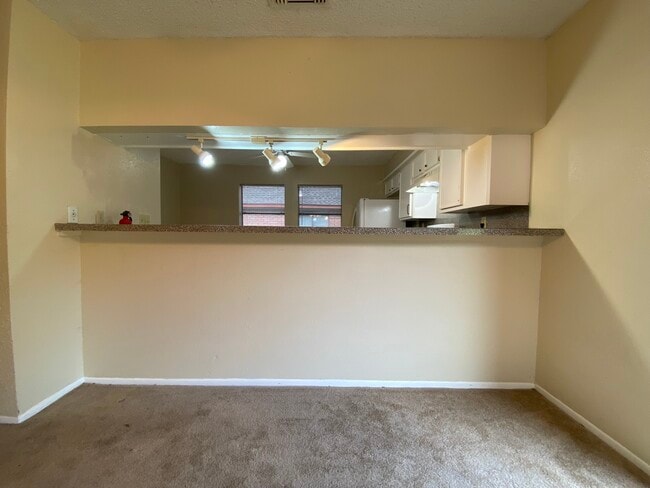 Building Photo - 10531 Golden Meadow Dr