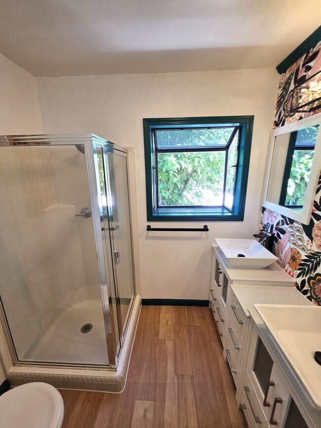 Building Photo - Endearing 4/2 Top of the Line Remodel in Concord's Canterbury Neighborhood