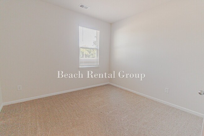 Building Photo - 5 Bedroom Home in Myrtle Beach