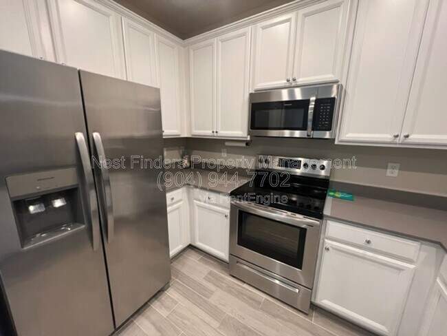 Building Photo - 2650 Sandy Dune Dr