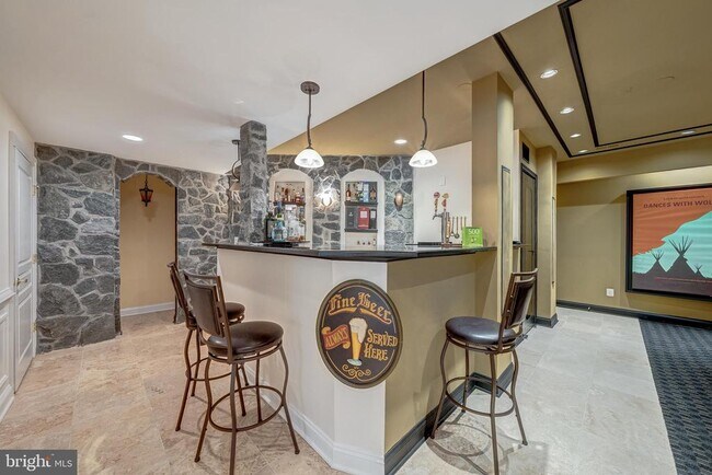 Building Photo - 18852 Ridgeback Ct