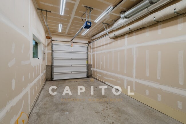 Building Photo - 3166 Vista Verde Ln SW