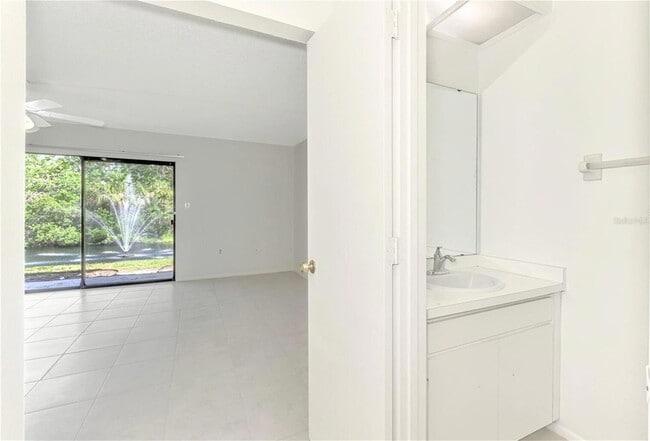 Building Photo - 935 Sunridge Way