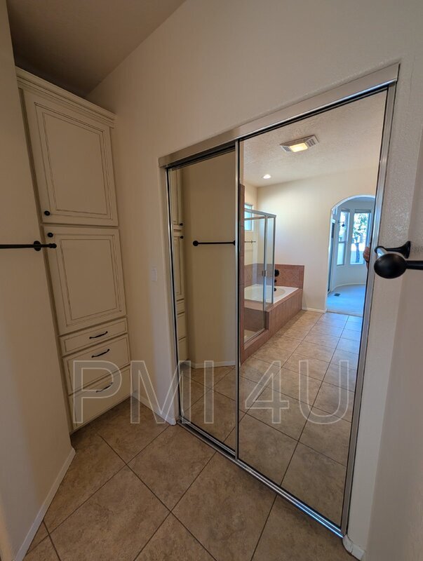 Building Photo - 12612 Carmel Ct NE