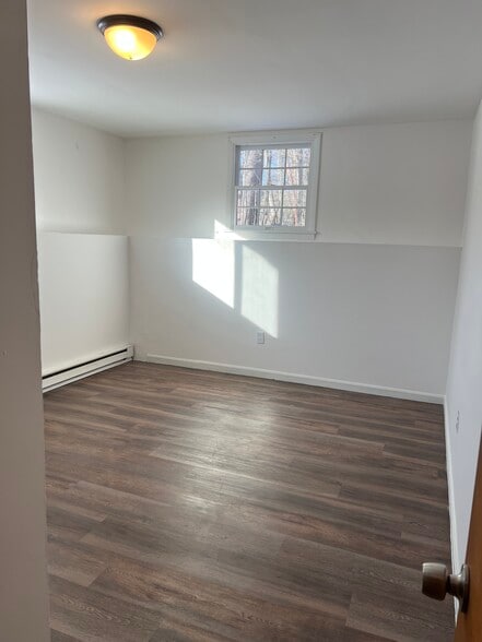 Building Photo - 86 Kriskarli Dr