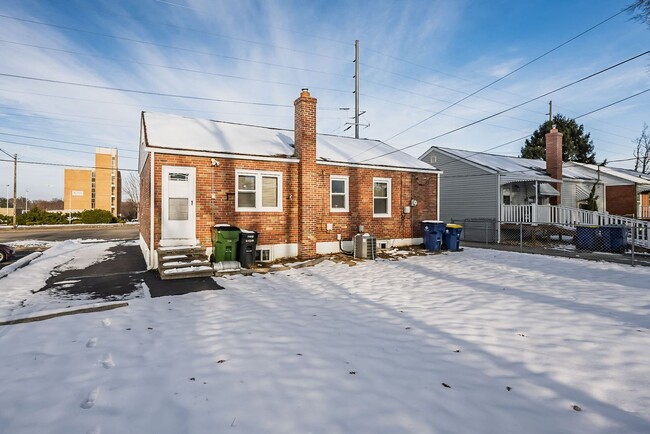 Building Photo - 10446 St Charles Rock Rd