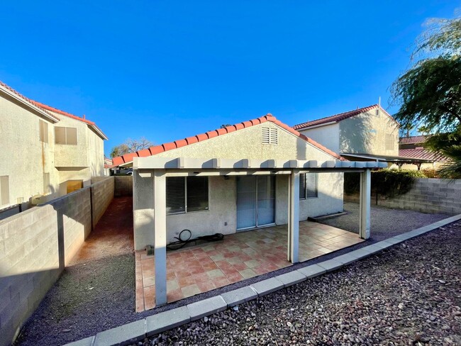 Building Photo - 3 bedrooms, 2 bathrooms remodeled One stor...