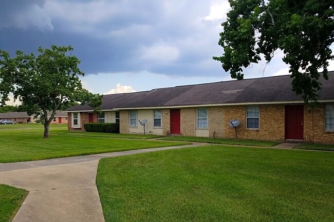 Building Photo - 3301 Royal St