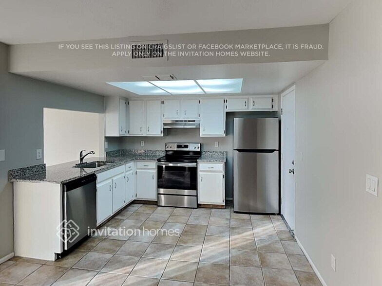 Building Photo - 6603 W Phelps Rd