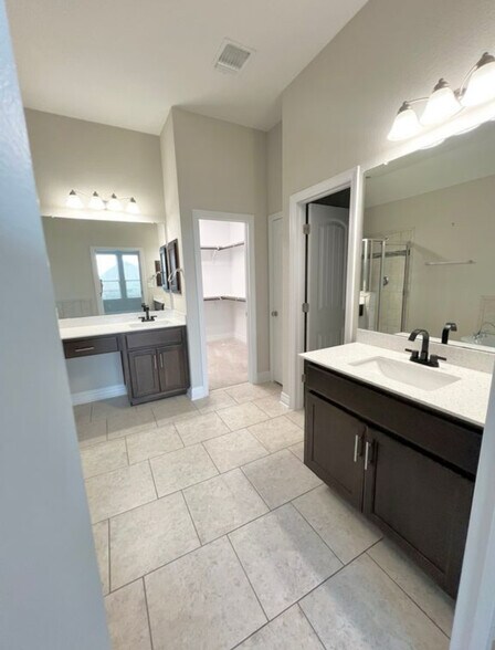 Building Photo - 456 Betony Loop
