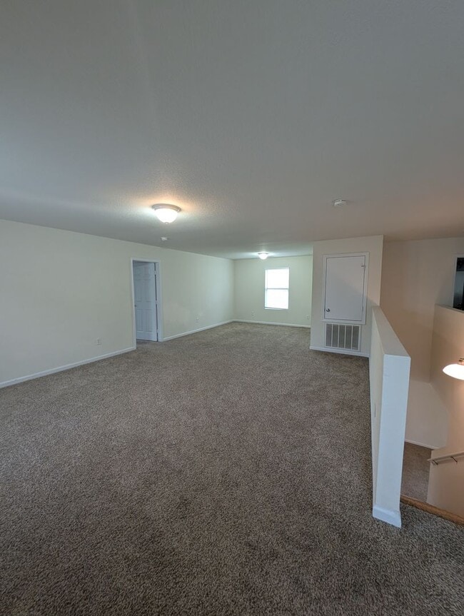 Building Photo - 204 Valleyside Dr NE