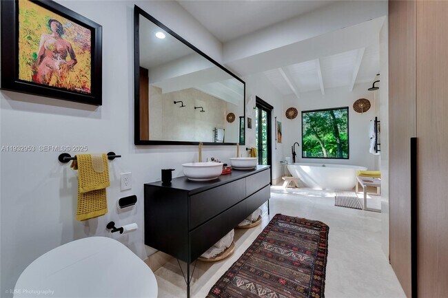 Building Photo - 10700 Old Cutler Rd