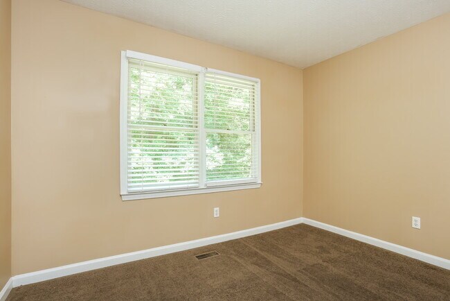 Building Photo - 524 Legacy Park Dr