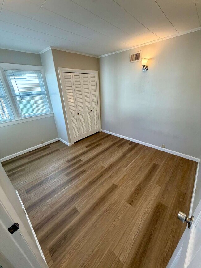 Building Photo - Bright 3-Bedroom Nashua Rental Near Downtown, Shopping, and Commuter Routes