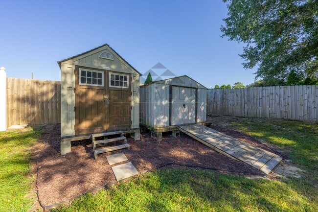 Building Photo - 393 Lee Rd 554