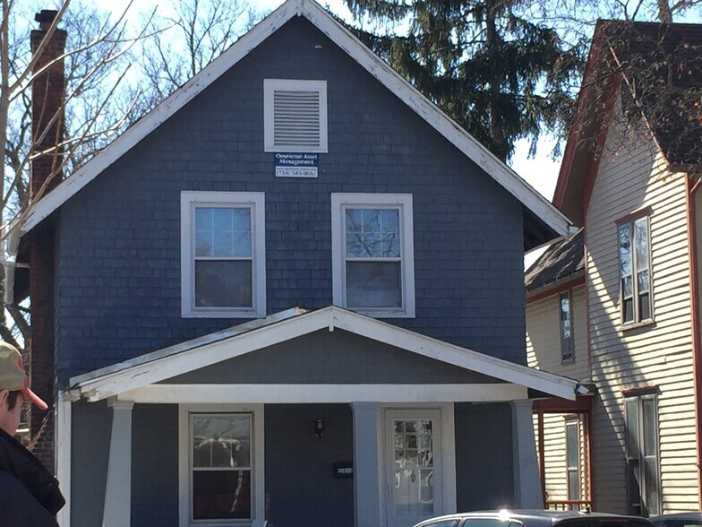 Primary Photo - 216 Packard St