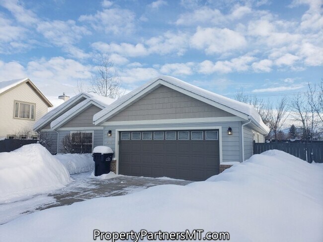 Building Photo - 3 Bedroom 2 Bath House - Near Emily Dickinson School