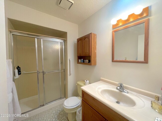 Building Photo - 17 Seaview Ave