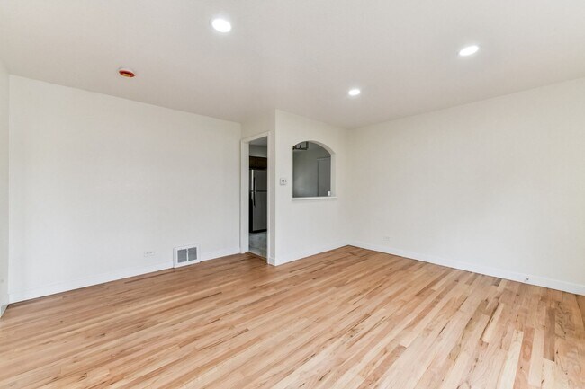 Building Photo - Stunning Single Family Home | 4BR/2BA | 1-Car Covered Parking | Fenced backyard