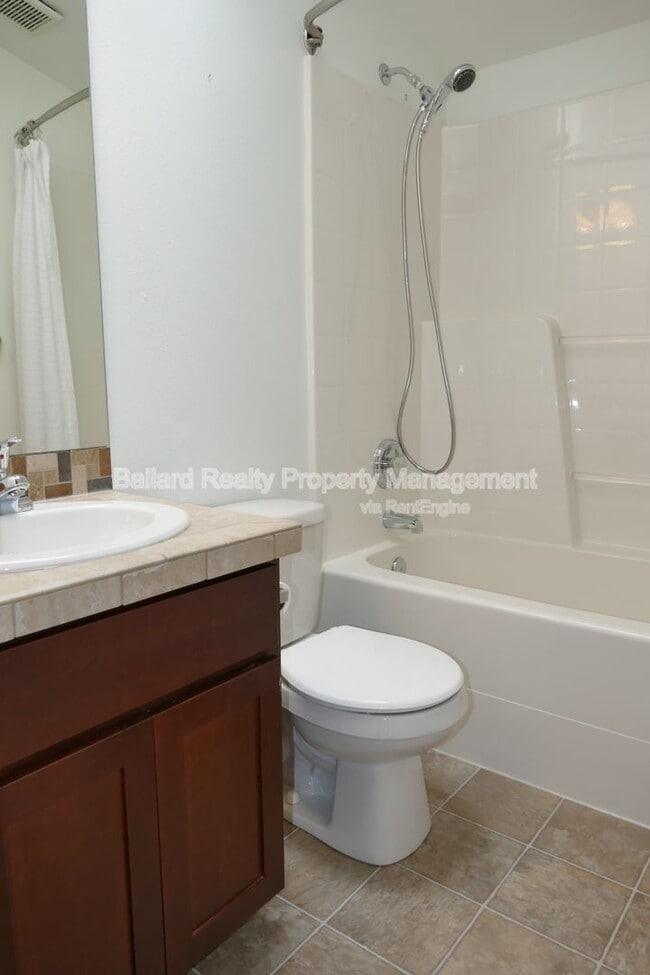 Building Photo - 913 NW 51st St
