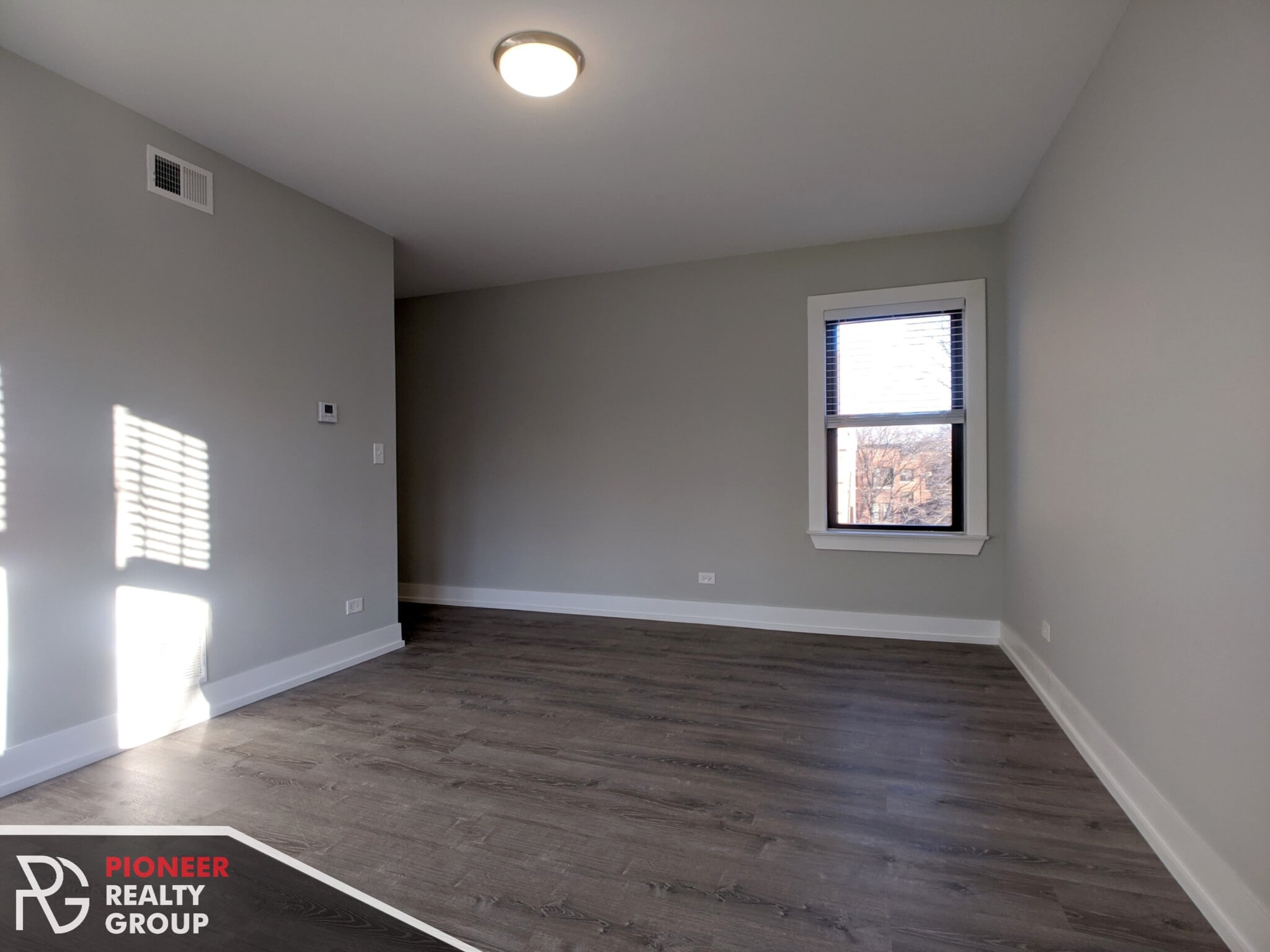 Building Photo - 1128 Maple Ave