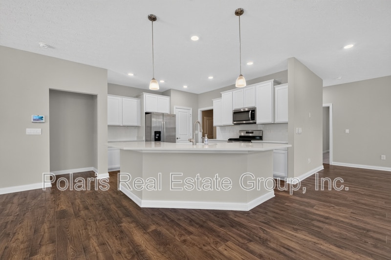 Building Photo - 9073 Lieven St
