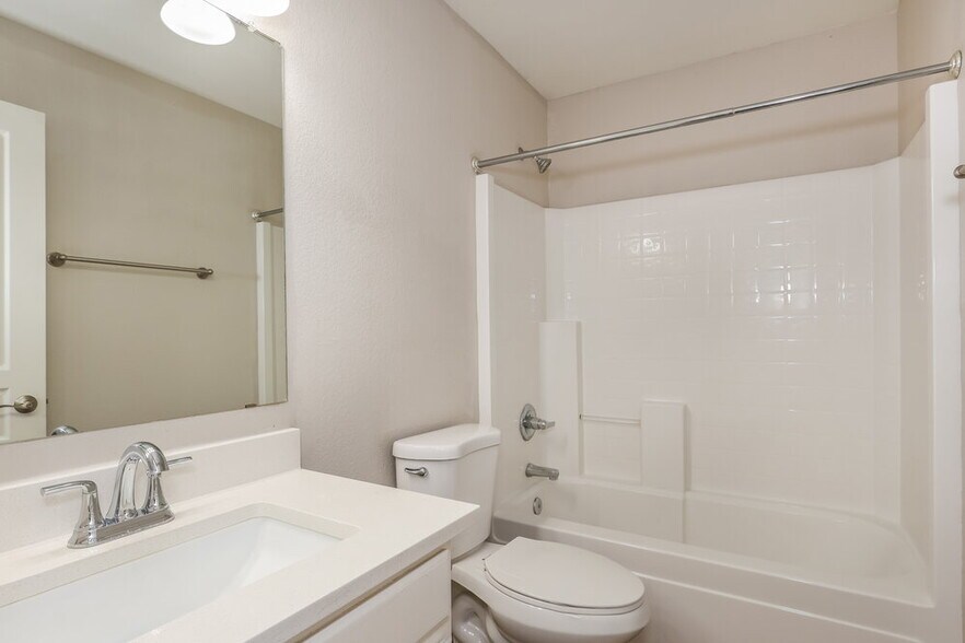 Building Photo - 3621 S 73rd Dr