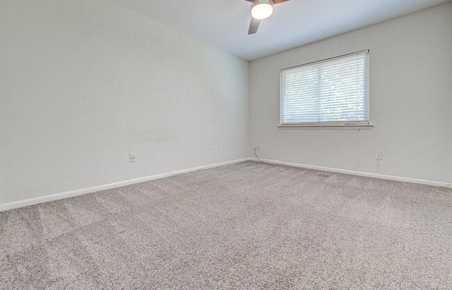 Building Photo - 1406 Thornridge Rd