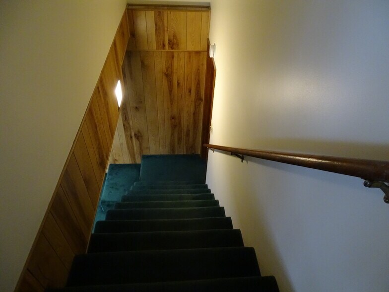 Building Photo - 5694 Claridge Dr