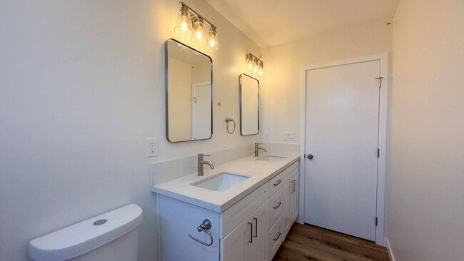 Building Photo - 126 E 3rd St