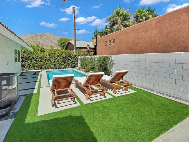 Building Photo - 54905 Avenida Diaz