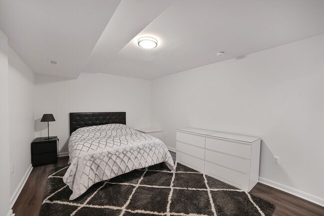 Building Photo - 18420 Shady View Ln