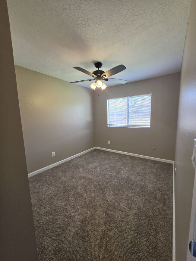 Building Photo - Beautiful 3 bedroom 2 bath Home in Imperial Beach