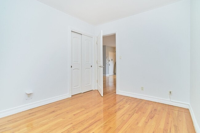 Building Photo - 175 Payson Ave