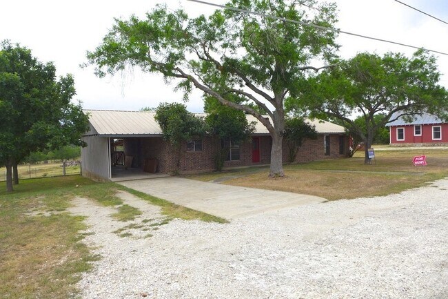 Building Photo - 25 Hwy 87