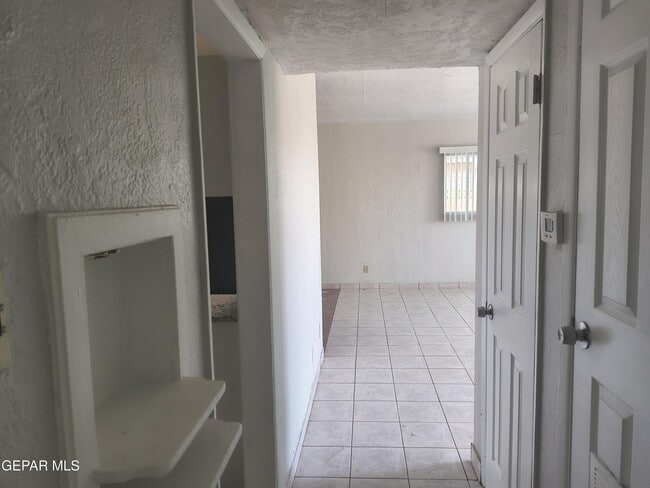 Building Photo - 4908 Blue Ridge Cir