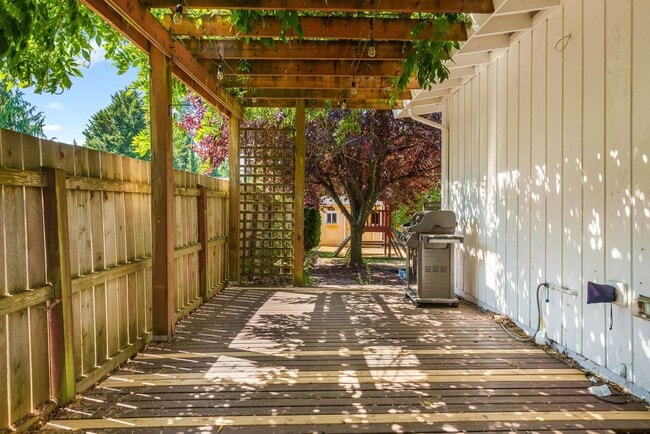 Building Photo - Completely Remodeled Kenmore Home with Two...