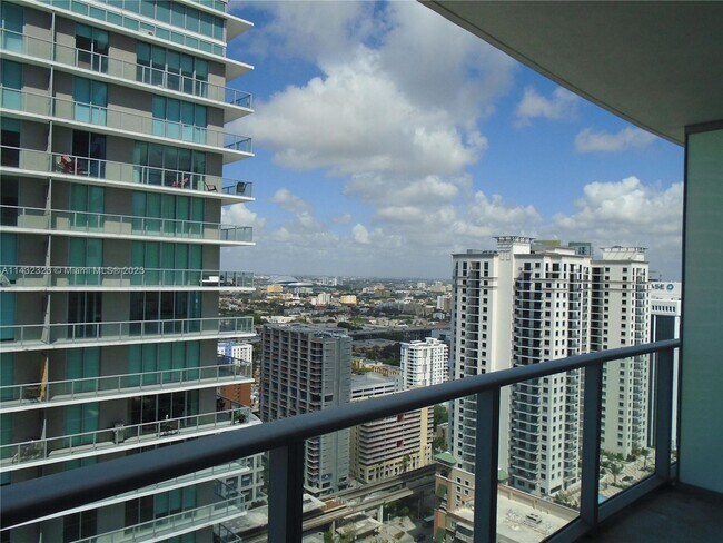 Building Photo - 1100 S Miami Ave