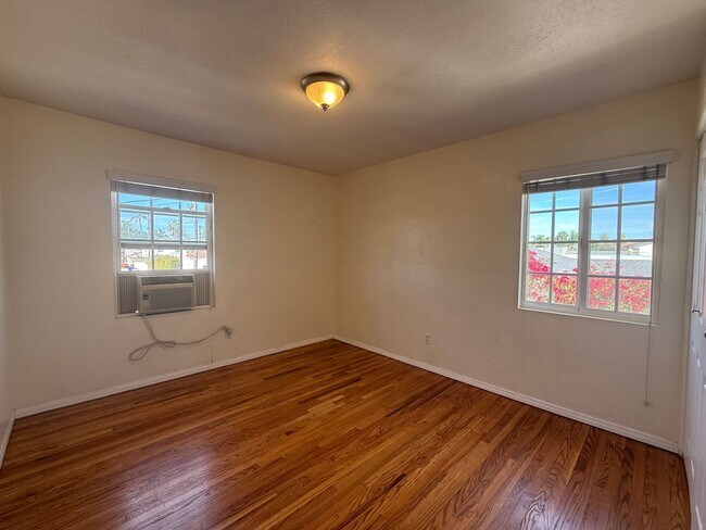 Building Photo - Kensington_Upper level Spacious 1Bed 1Bath reserved parking