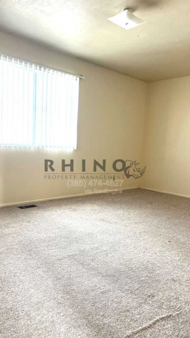 Building Photo - 449 N 1465 W