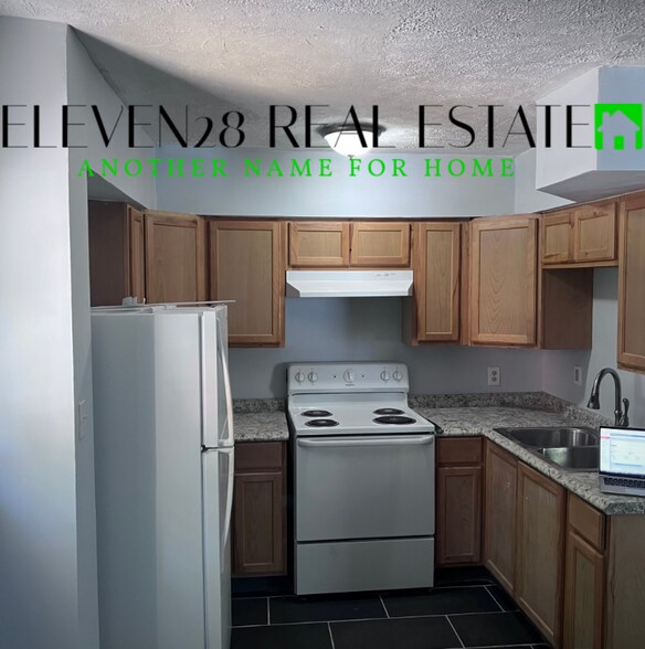 Building Photo - 2165 Selim Ave