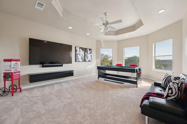 Building Photo - 9907 Spicewood Mesa