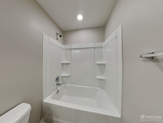 Building Photo - 283 Millen Dr