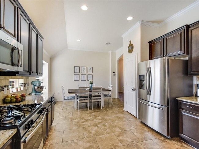 Building Photo - 701 Cardenas Ln