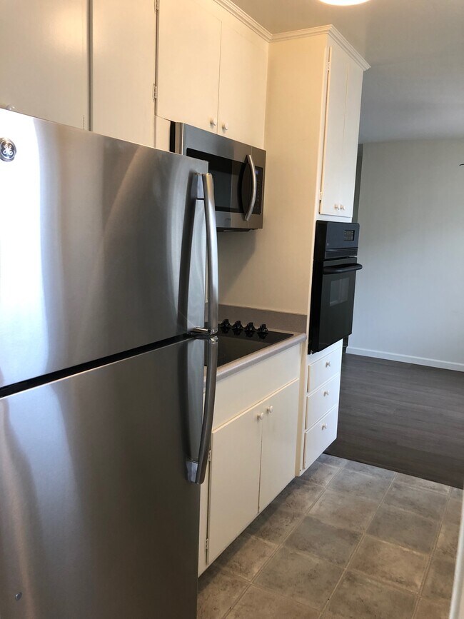 All Stainless Kitchen - 645 Middle Rd