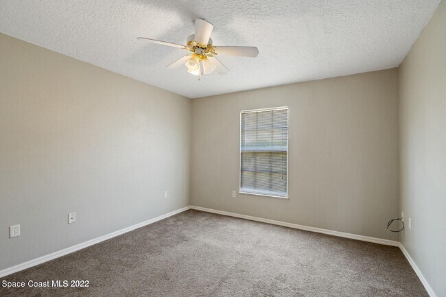 Building Photo - 4055 Navajo Ln